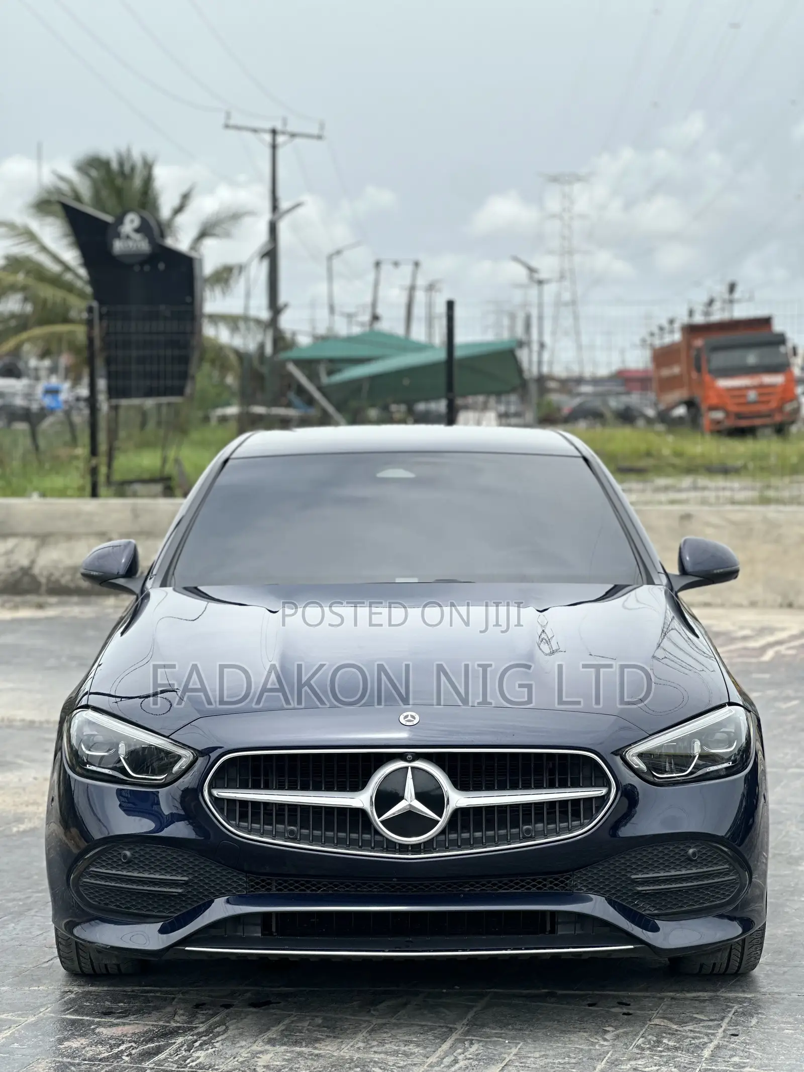 Mercedes-Benz C300 2023 Blue