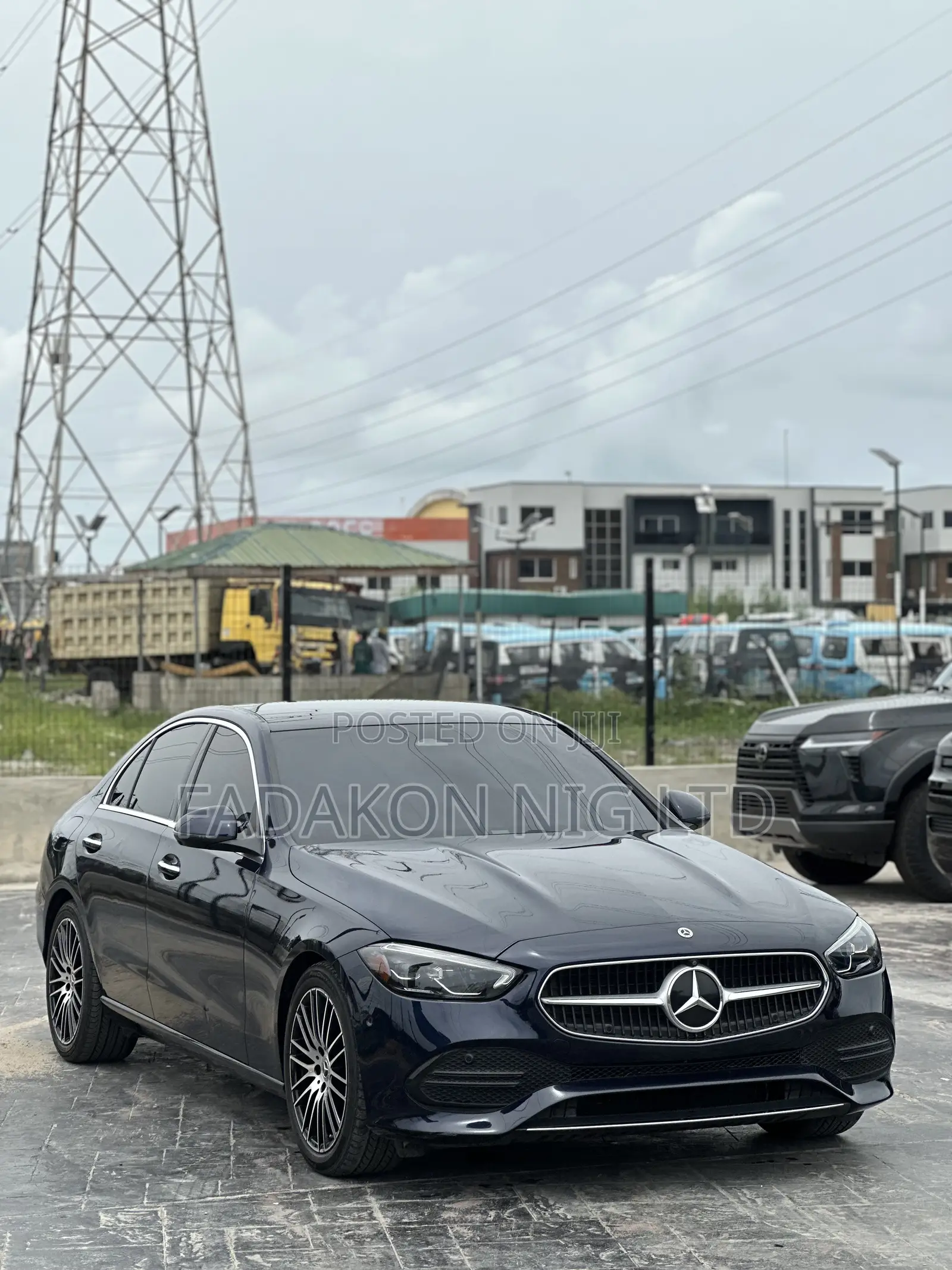Mercedes-Benz C300 2023 Blue
