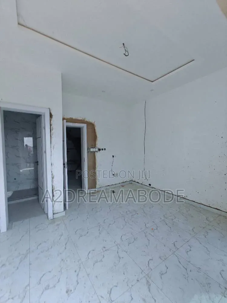 5bdrm Duplex in Opic, Isheri North for rent