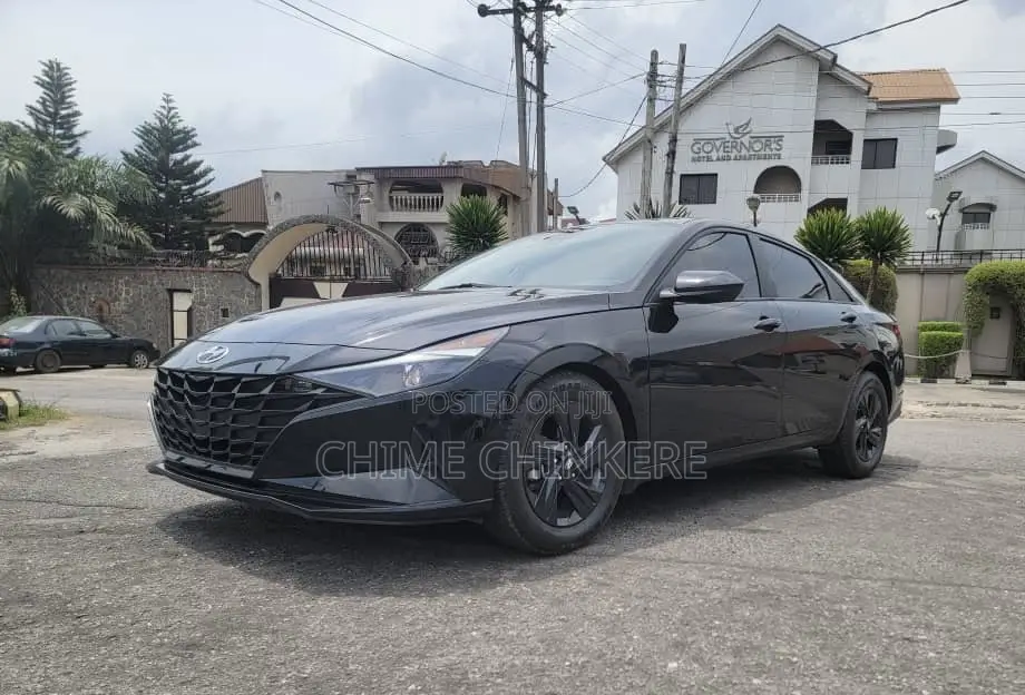 Hyundai Elantra SE 2022 Black