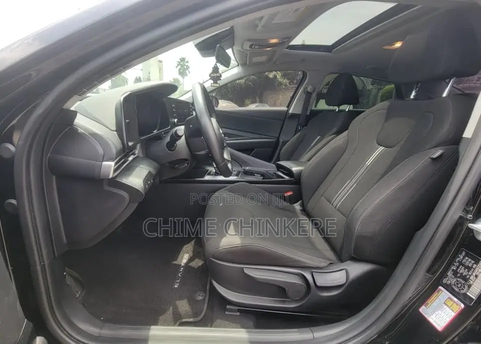 Hyundai Elantra SE 2022 Black