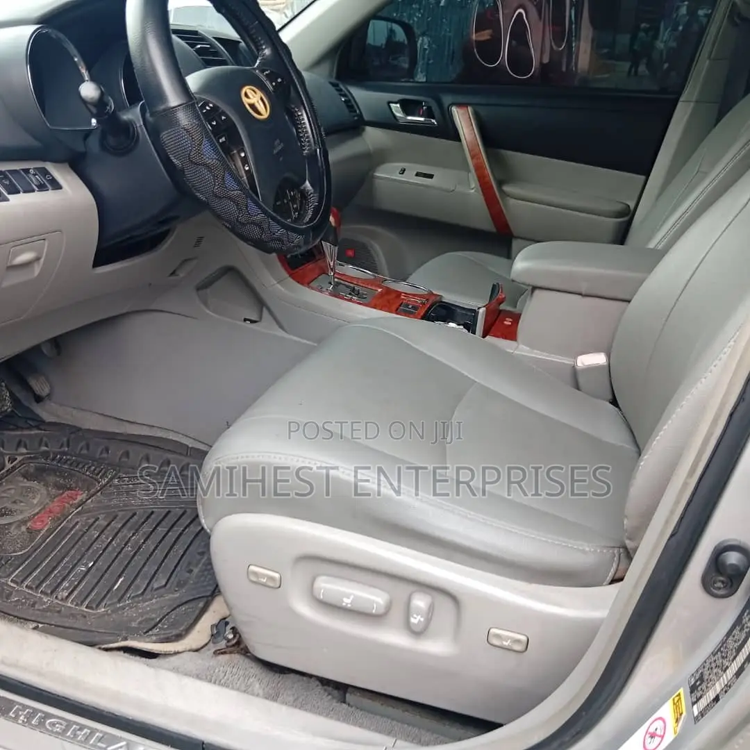 Toyota Highlander Limited 2010 Silver
