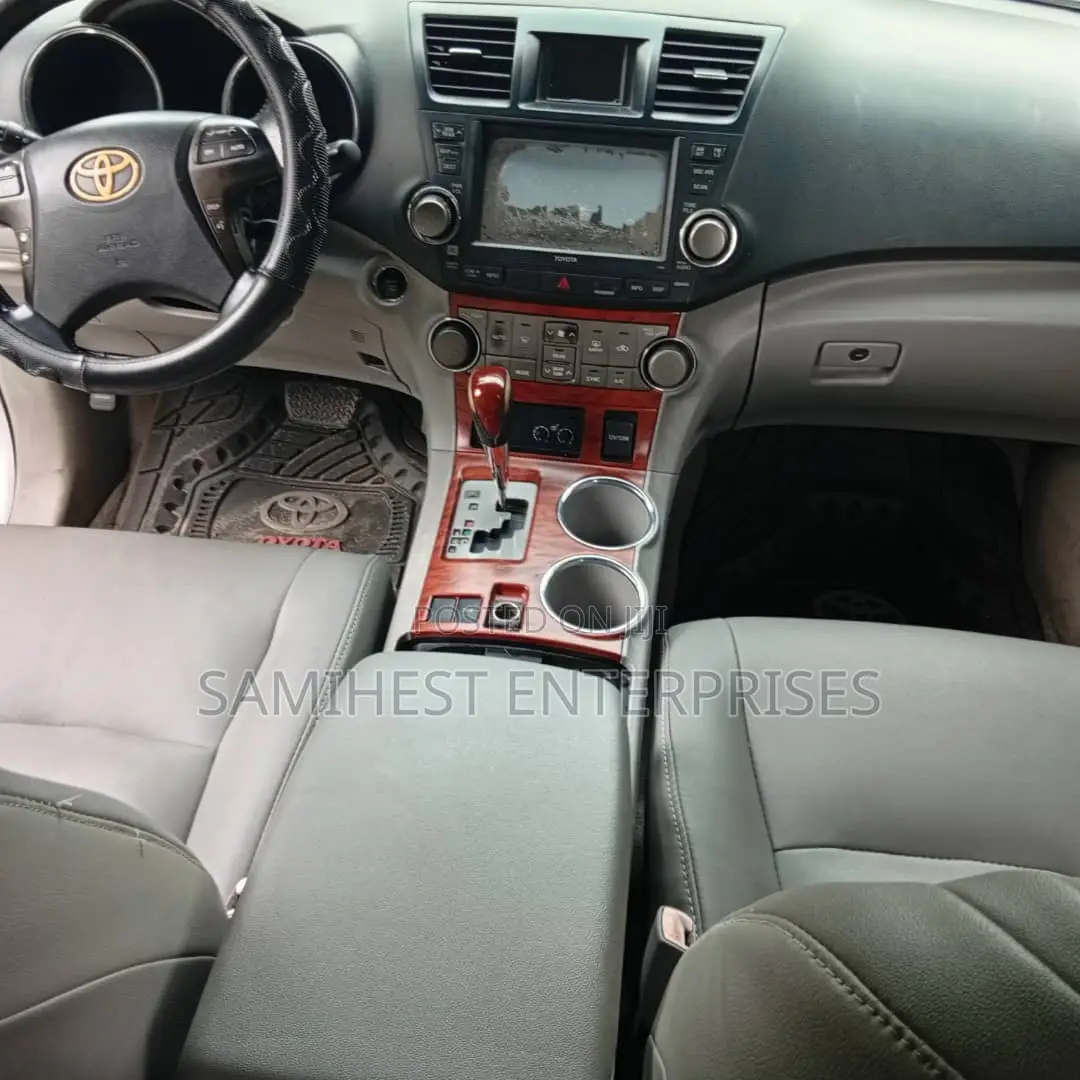Toyota Highlander Limited 2010 Silver