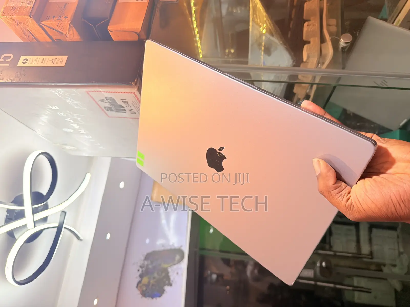 Laptop Apple MacBook Pro 2021 M1 16GB Apple M1 Pro SSD 512GB