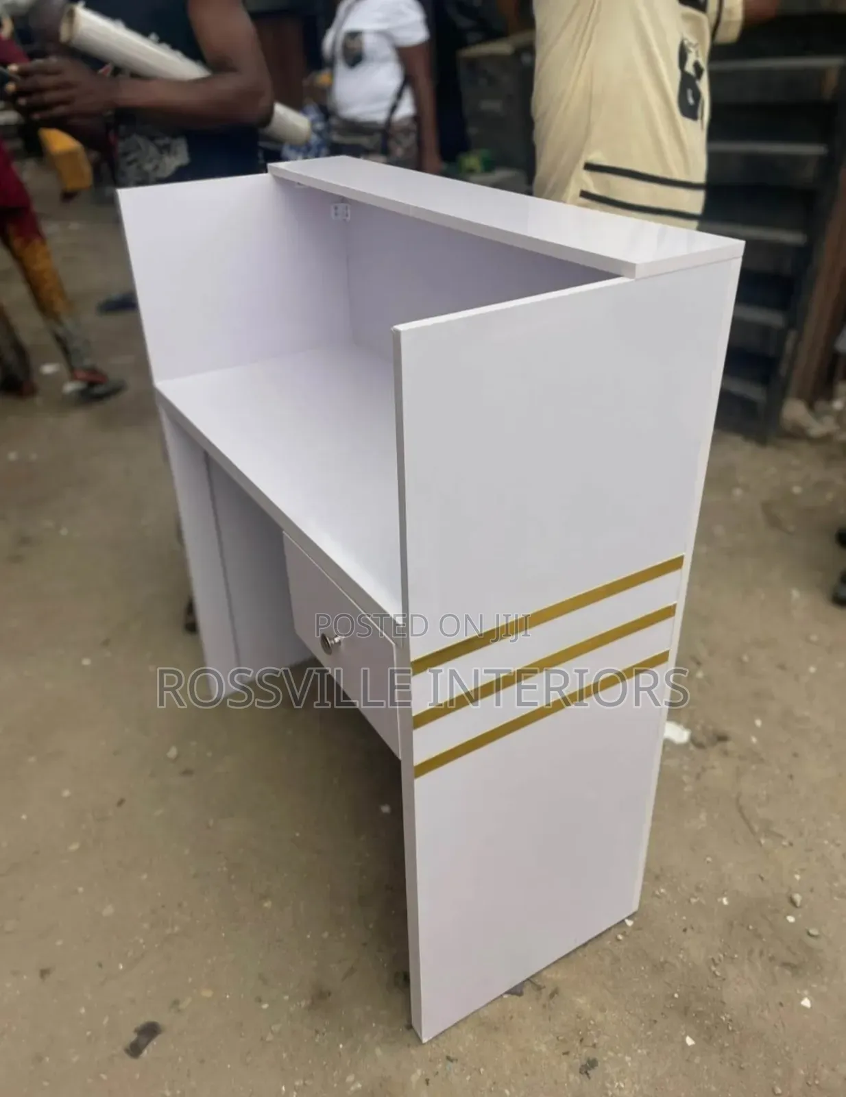 4ft Stylish Reception Counter – Modern Office Front Desk for Business
