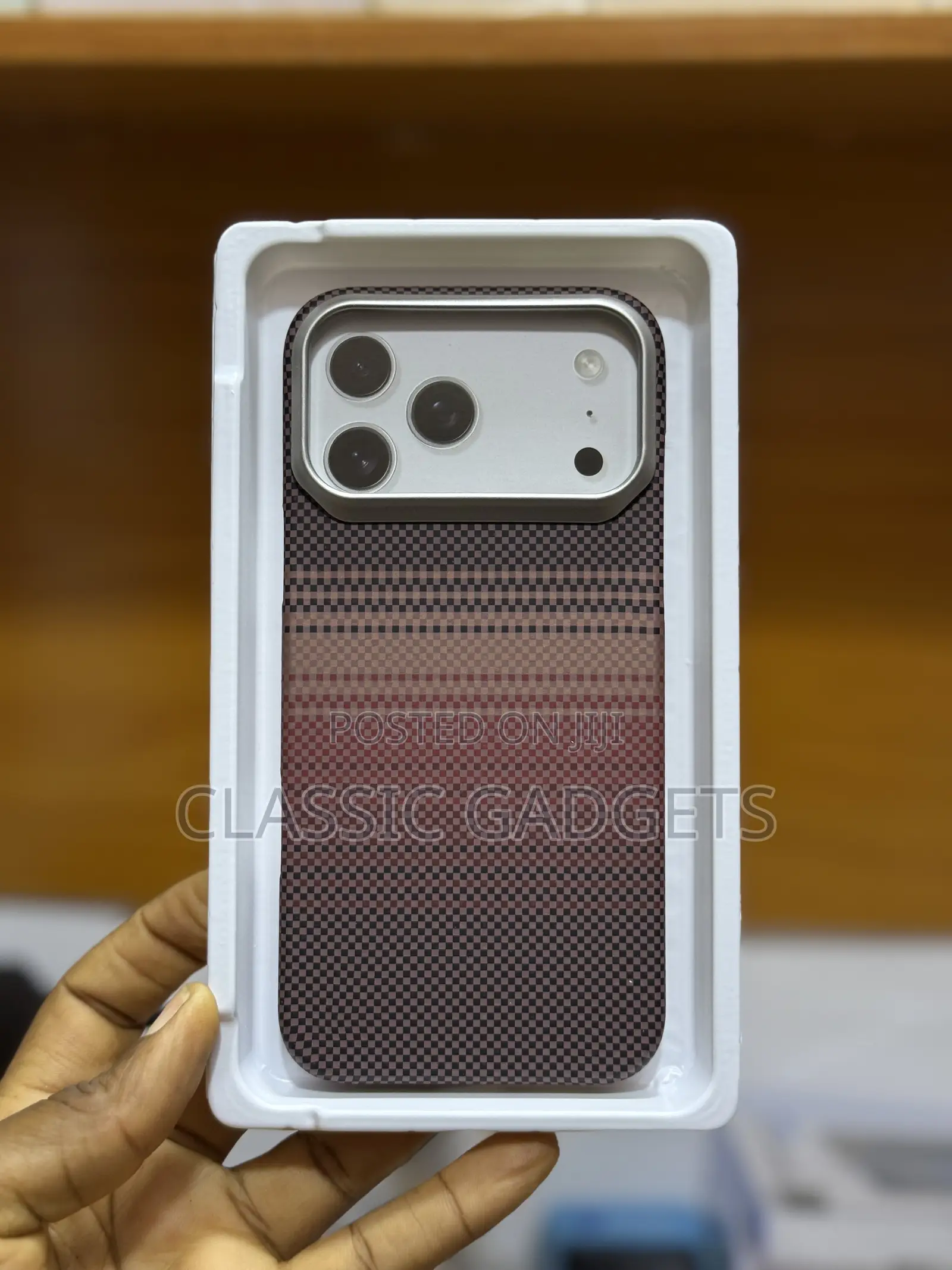 Kevlar Carbon Fiber Ultra Thin Magsafe Case for iPhone 17 Pro Max