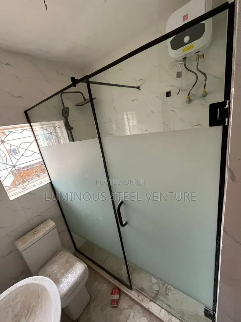 New Done Shower Cubicles 10mm Thickness Best Safety Glass CNG 