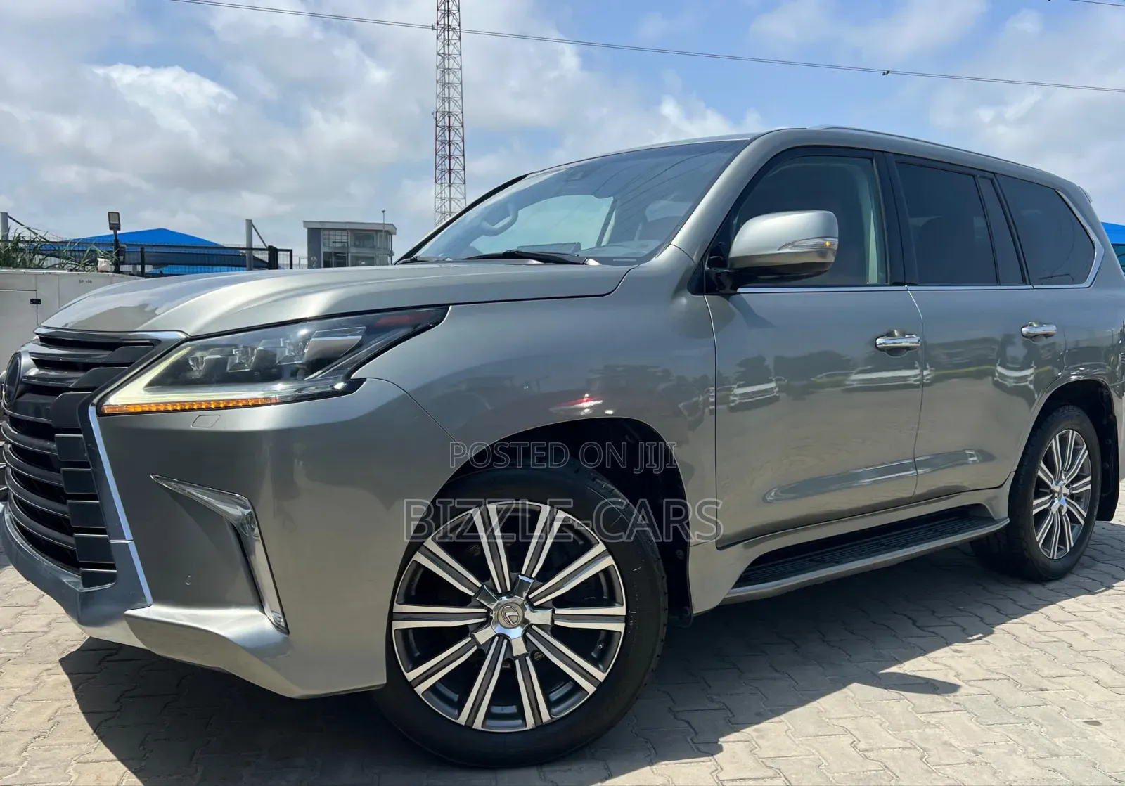 Lexus LX 570 (5 seats) AWD 2017 Gray