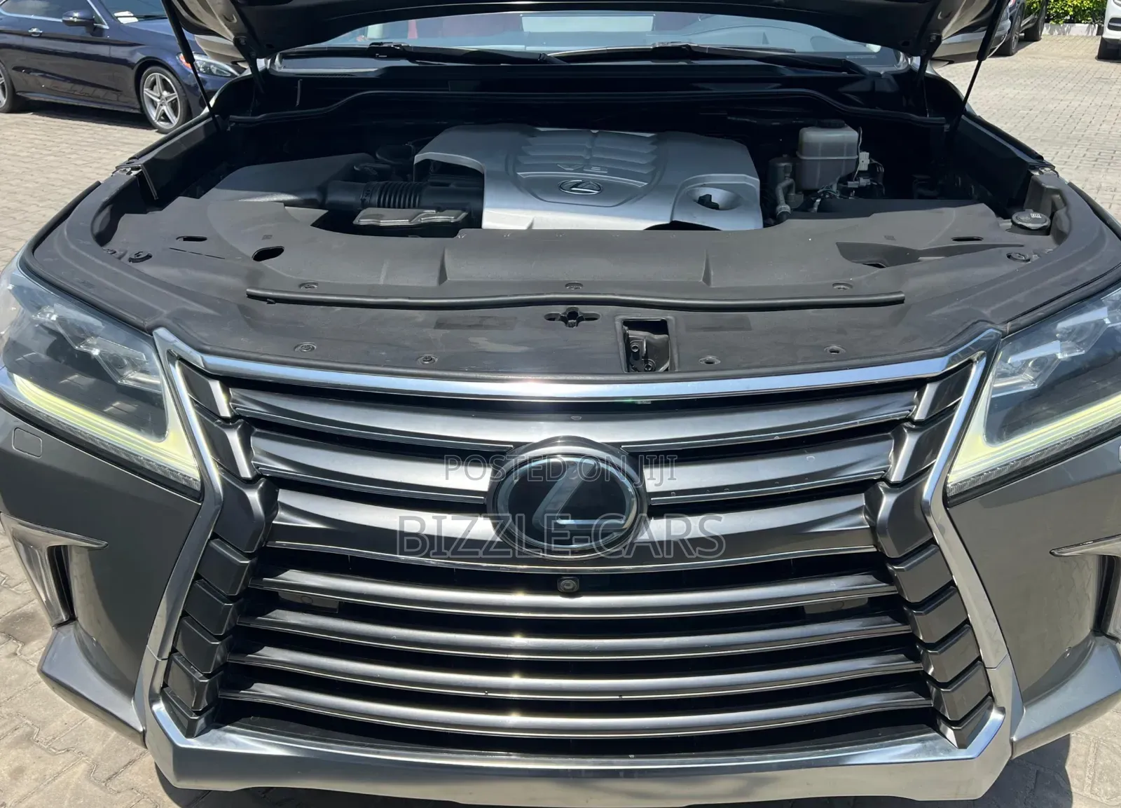 Lexus LX 570 (5 seats) AWD 2017 Gray
