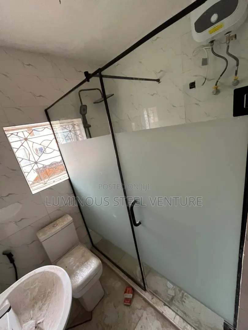 Tampered Shower Glass Walk-in Design Black Profile 