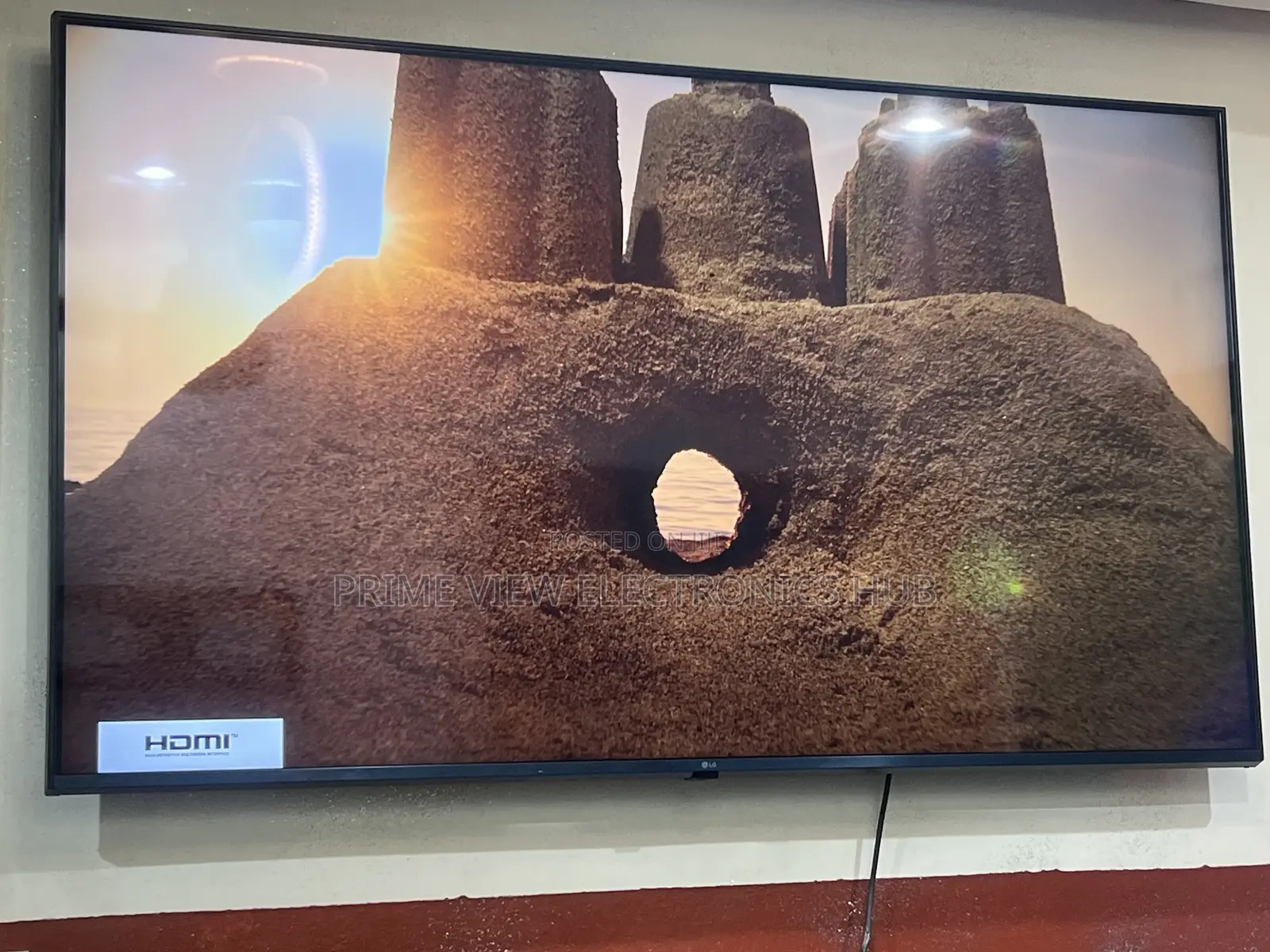 Clean LG 55-Inch Smart TV Uhd Very Sharp Picture
