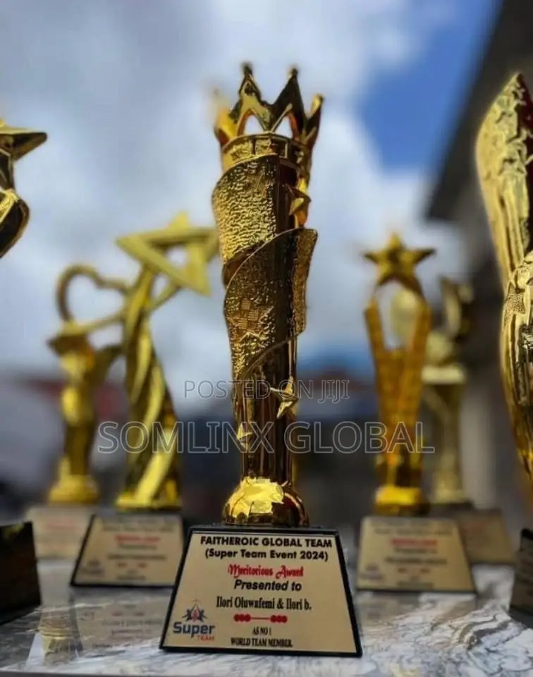 Trophy Crown and Black Base