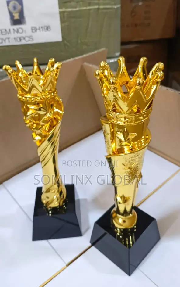 Trophy Crown and Black Base