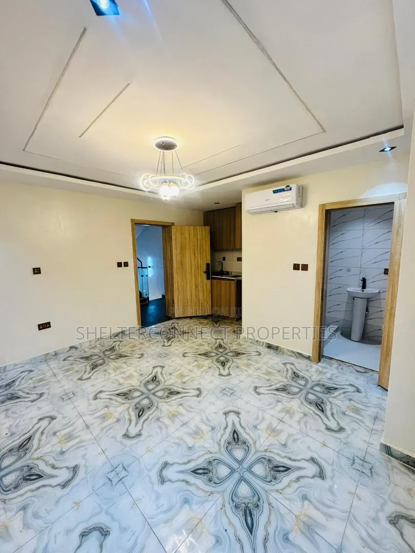 1bdrm Apartment in Aguda / Surulere for sale