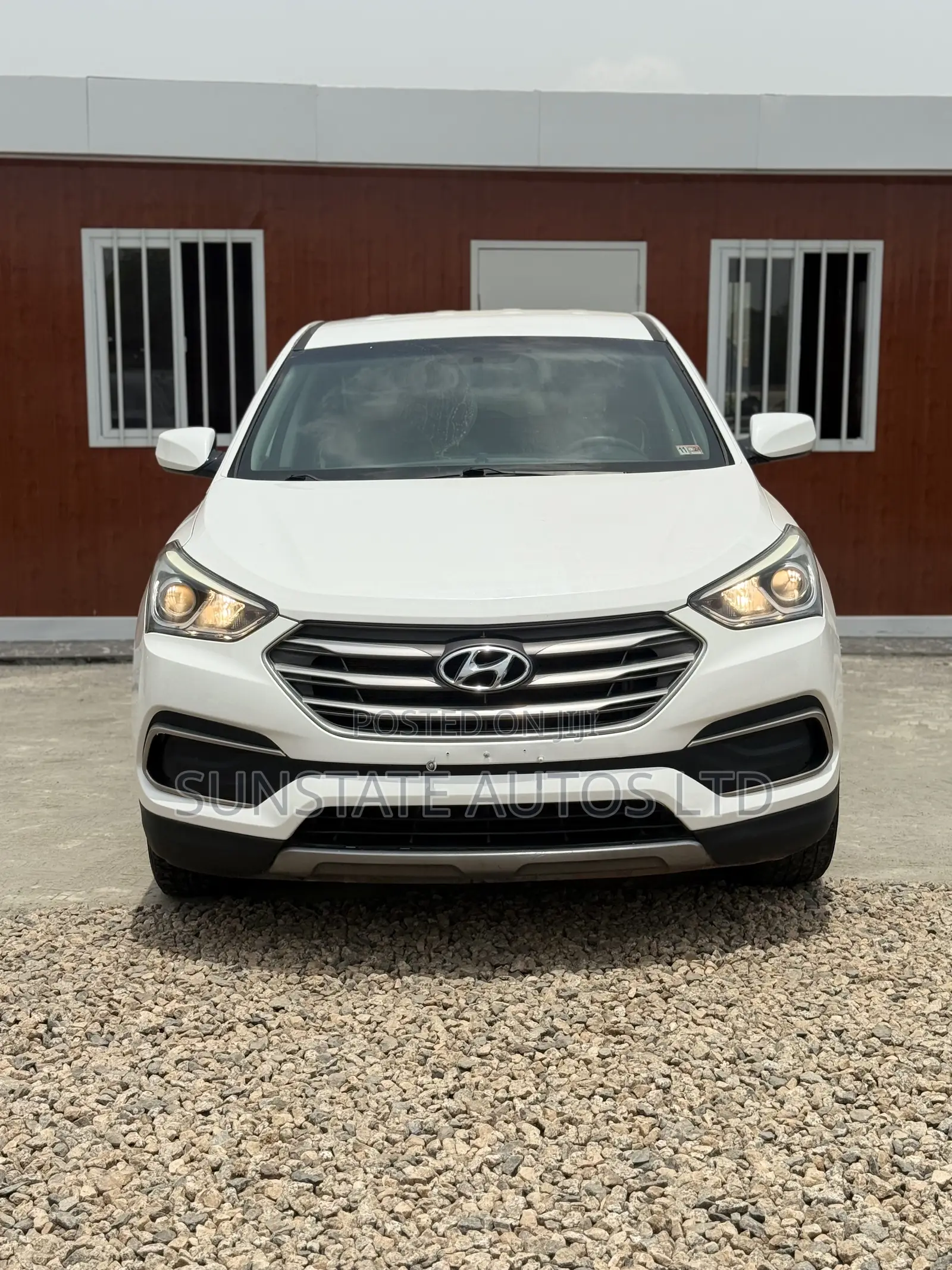Hyundai Santa Fe 2017 White