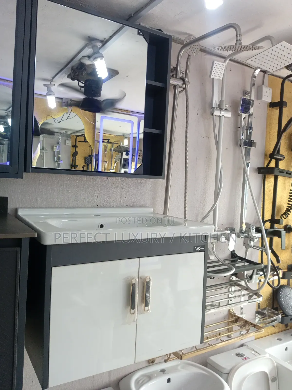 80x60cm Kitchen Cabinet With Mirror Shelves