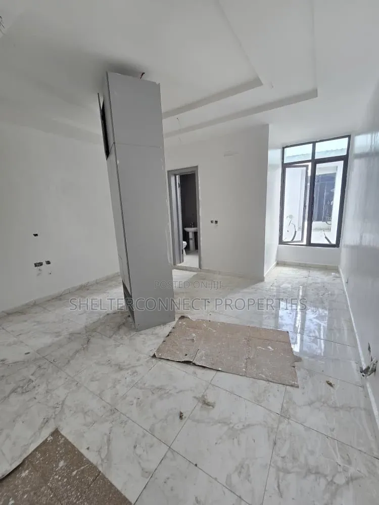 2bdrm Penthouse in Ikate for sale