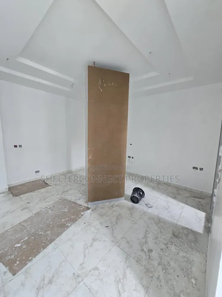 2bdrm Penthouse in Ikate for sale