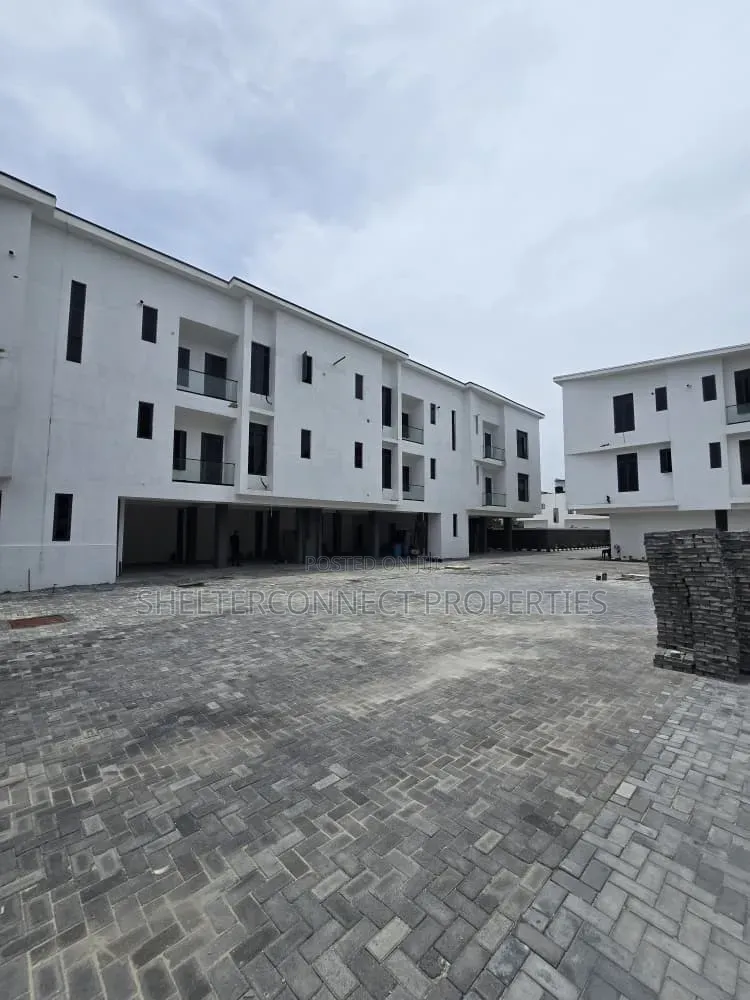 4bdrm Maisonette in Ikate for sale
