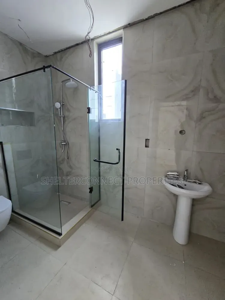 4bdrm Maisonette in Ikate for sale