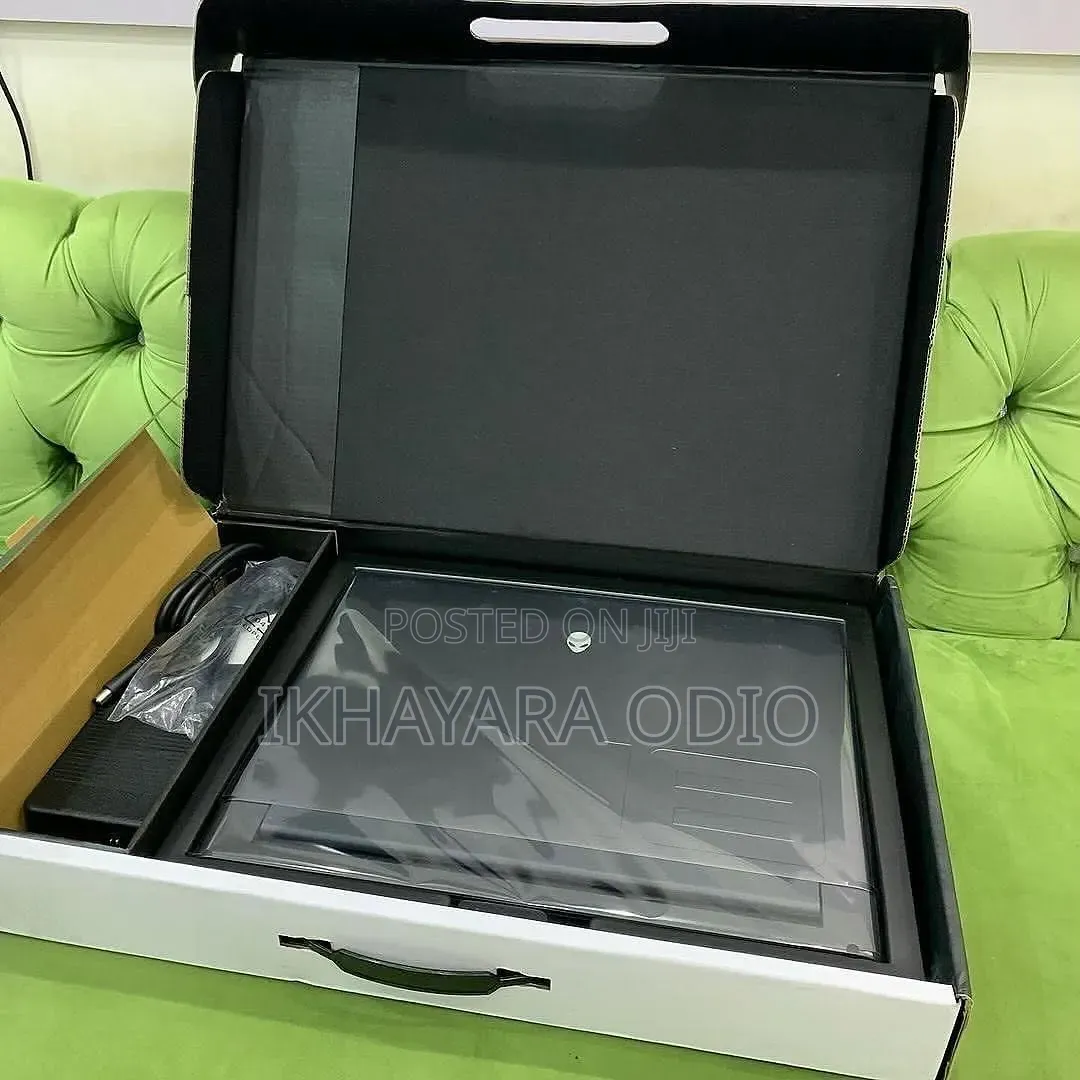 Laptop Alienware M18 R2 32GB Intel Core i7 SSD 1T