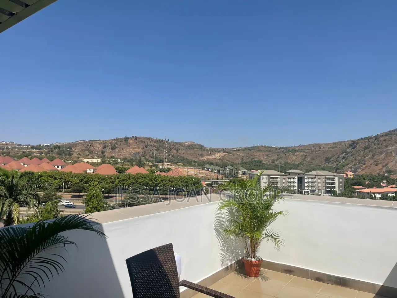 Luxury 27–Room Hotel for Sale