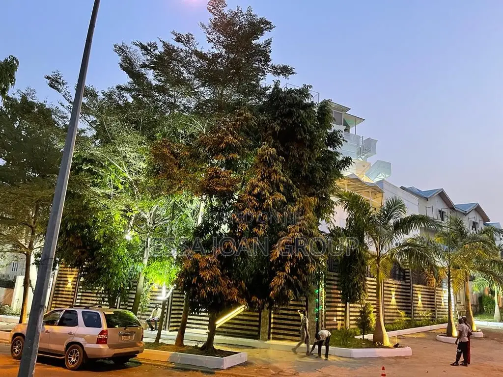 Luxury 27–Room Hotel for Sale