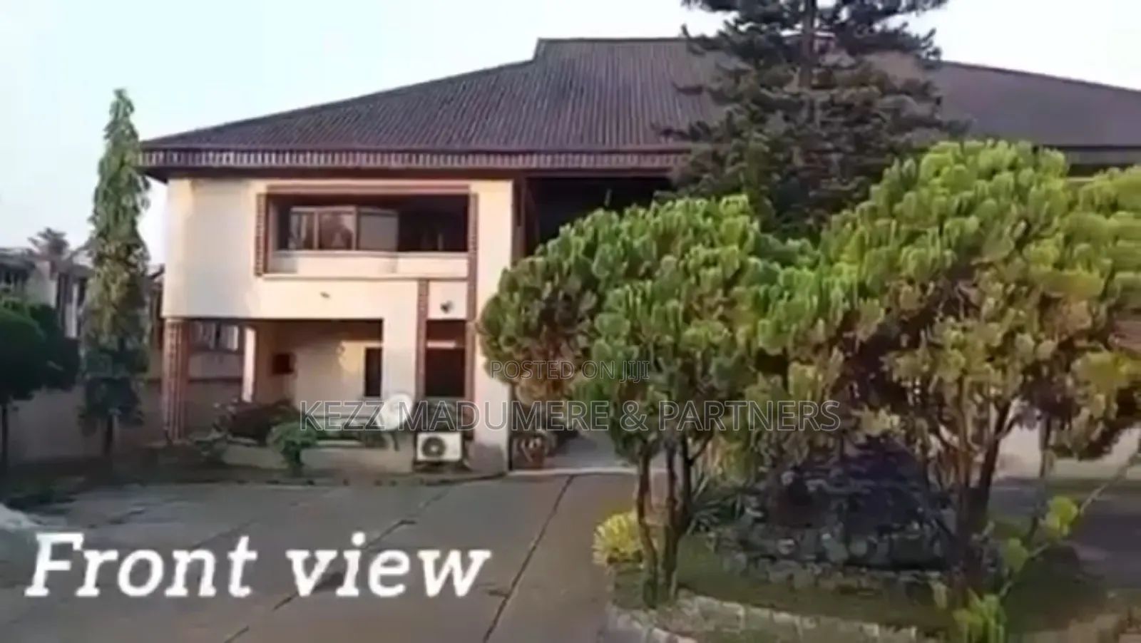 6bdrm Duplex in Phase 2 New Gra Port for sale