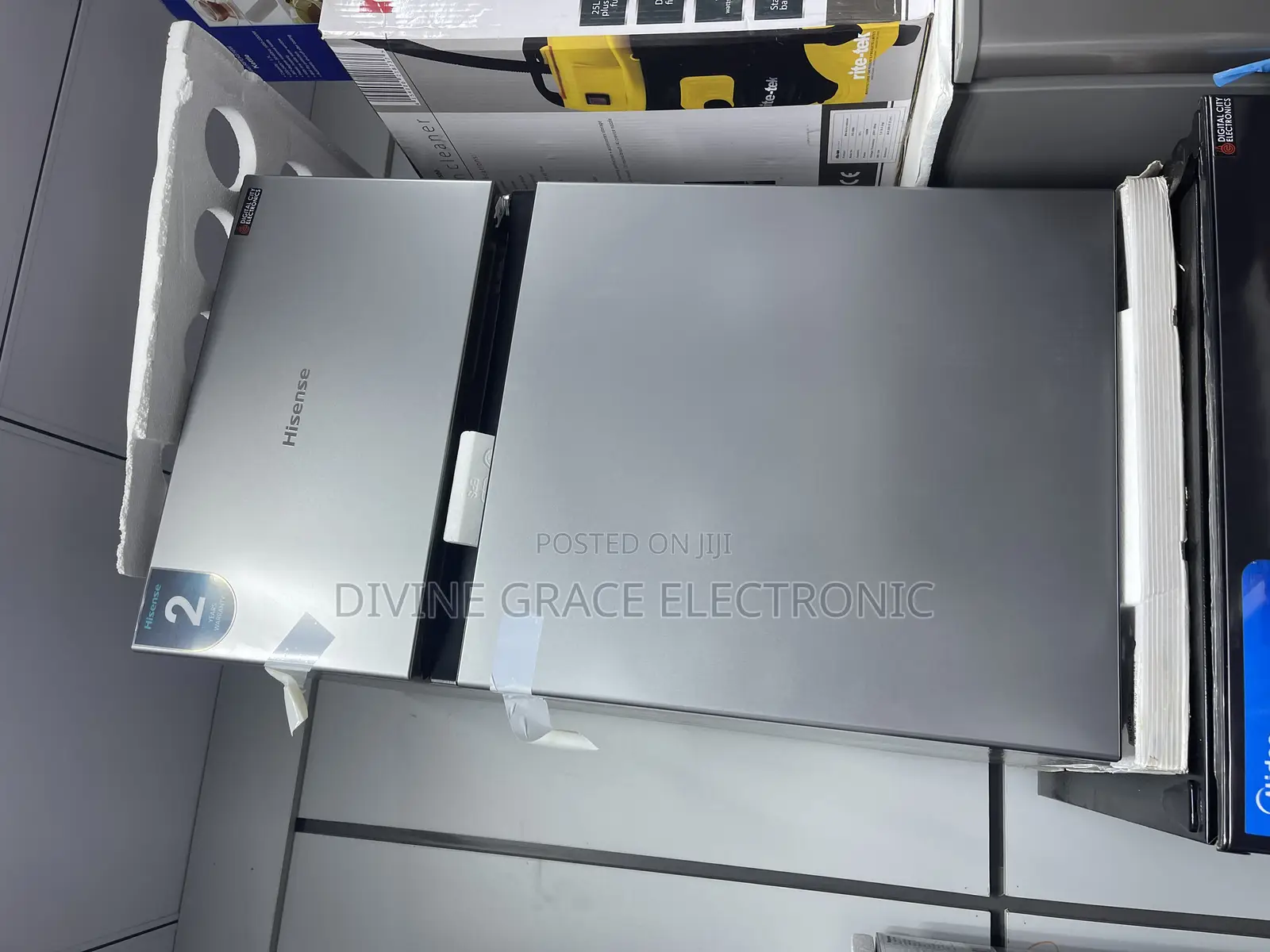 Brand New 124l Hisense Double Door Refrigerator/Hisense Double Door
