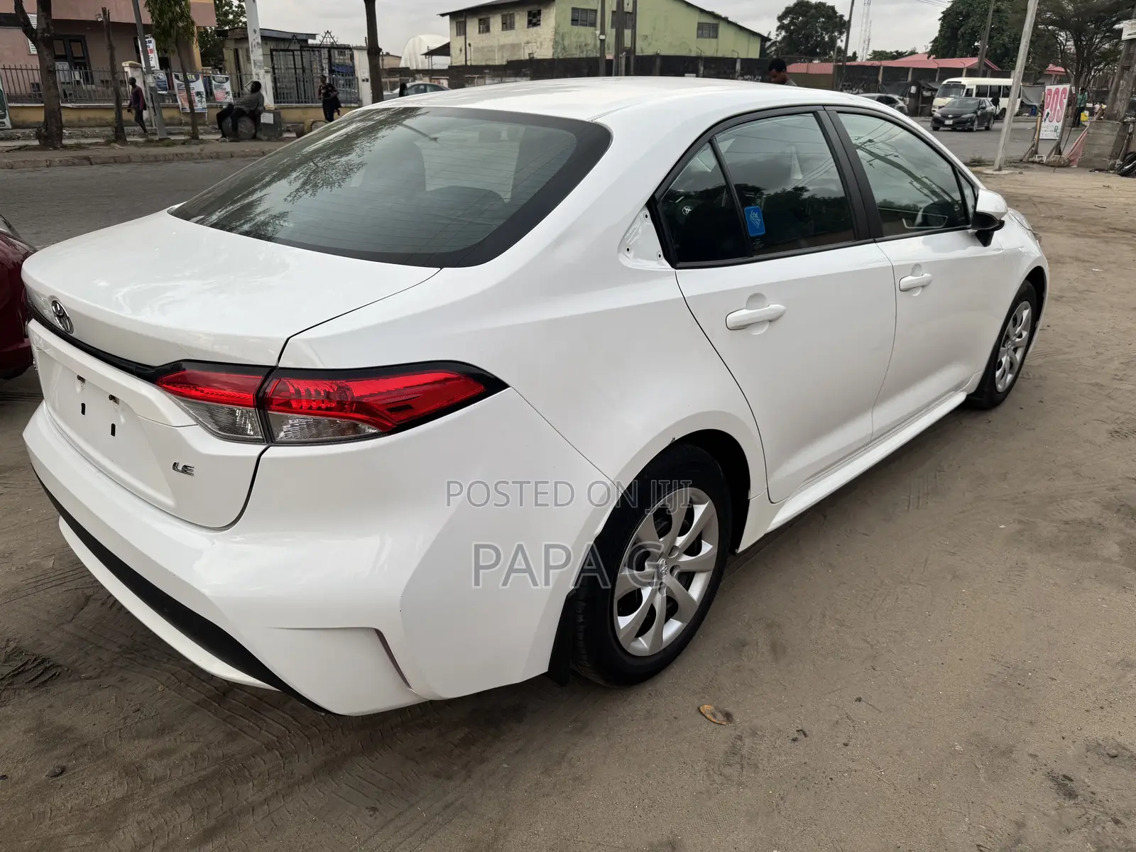 Toyota Corolla LE 2021 White