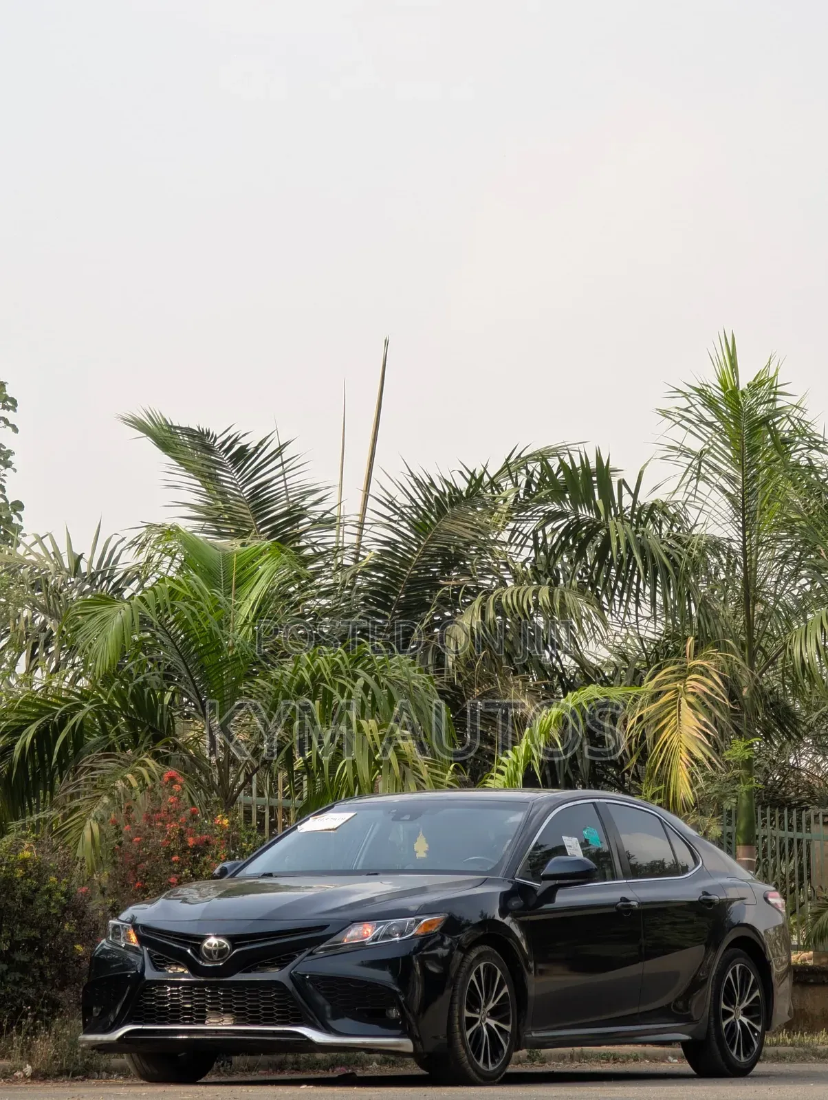 Toyota Camry SE FWD 2020 Blue