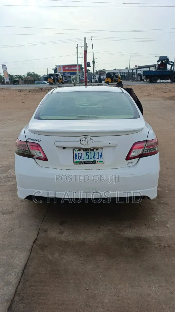 Toyota Camry 2.4 SE 2008 White