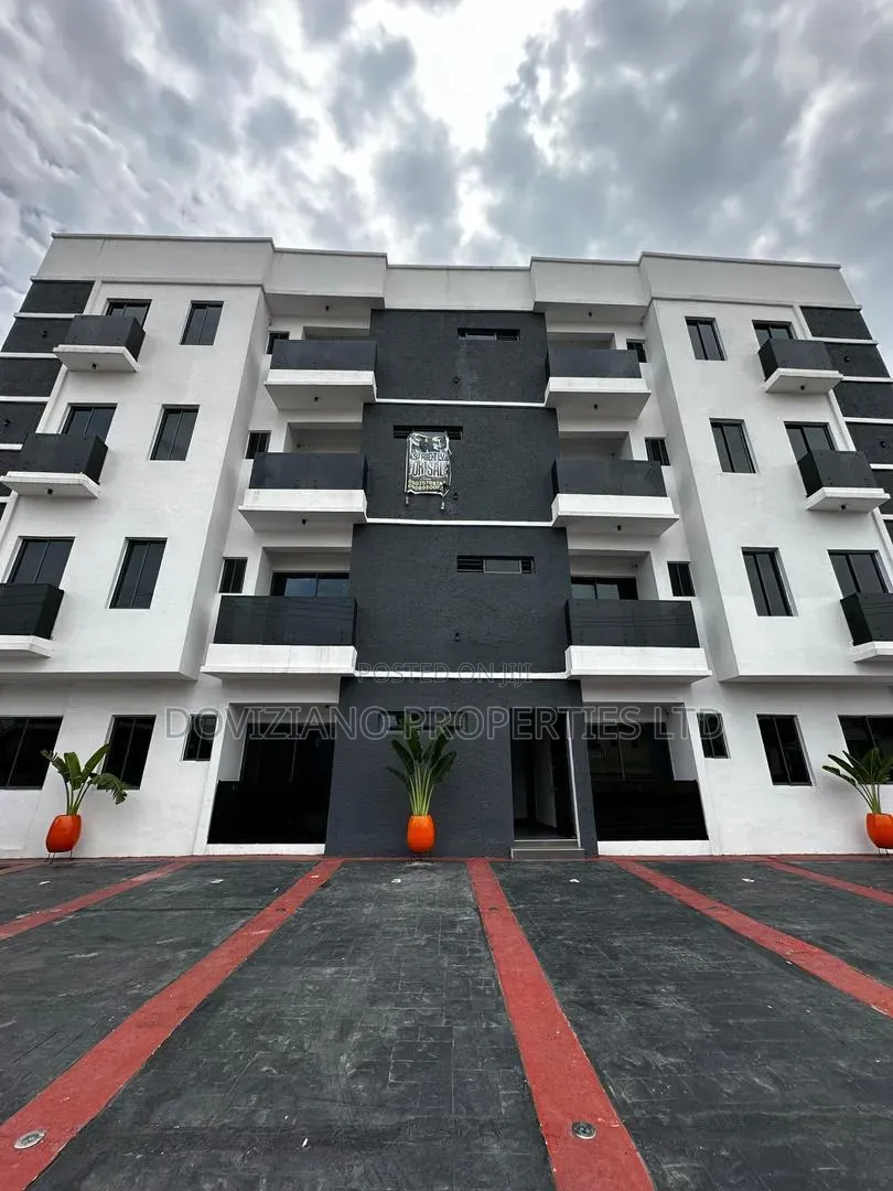 3bdrm Apartment in Lekki Phase 1 for rent