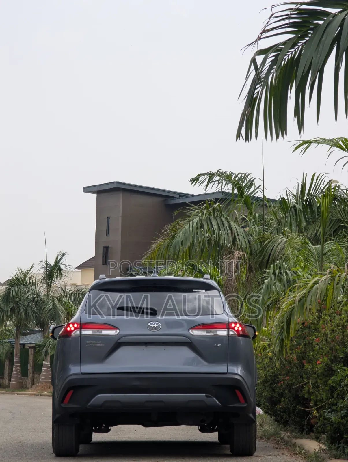 Toyota Corolla Cross LE 4WD 2024 Gray