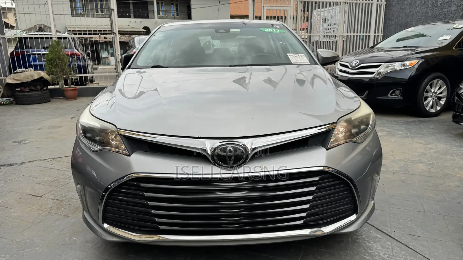 Toyota Avalon XLE Premium Sedan FWD (3.5L 6cyl 6A) 2017 Silver