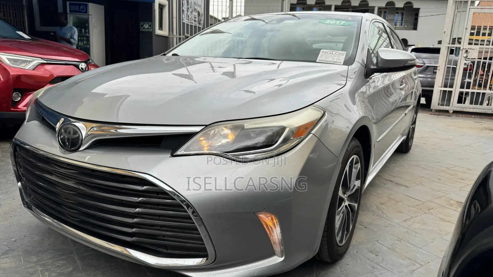 Toyota Avalon XLE Premium Sedan FWD (3.5L 6cyl 6A) 2017 Silver