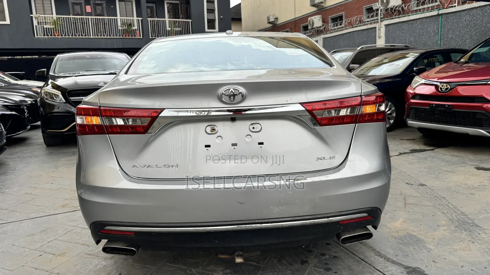 Toyota Avalon XLE Premium Sedan FWD (3.5L 6cyl 6A) 2017 Silver