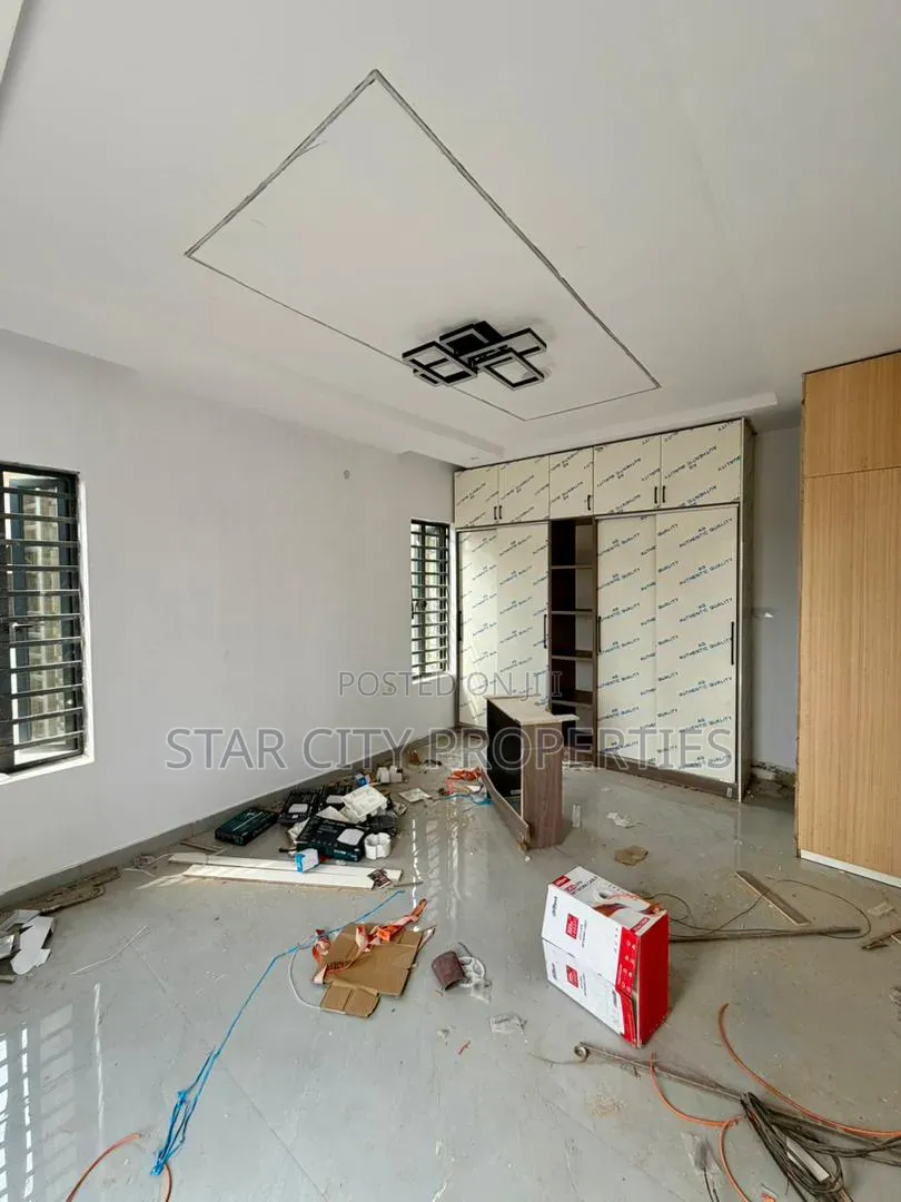 4bdrm Duplex in Berger for sale