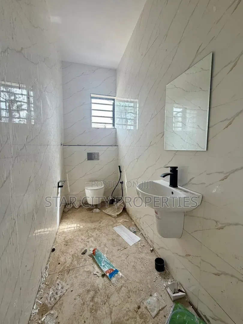 4bdrm Duplex in Berger for sale
