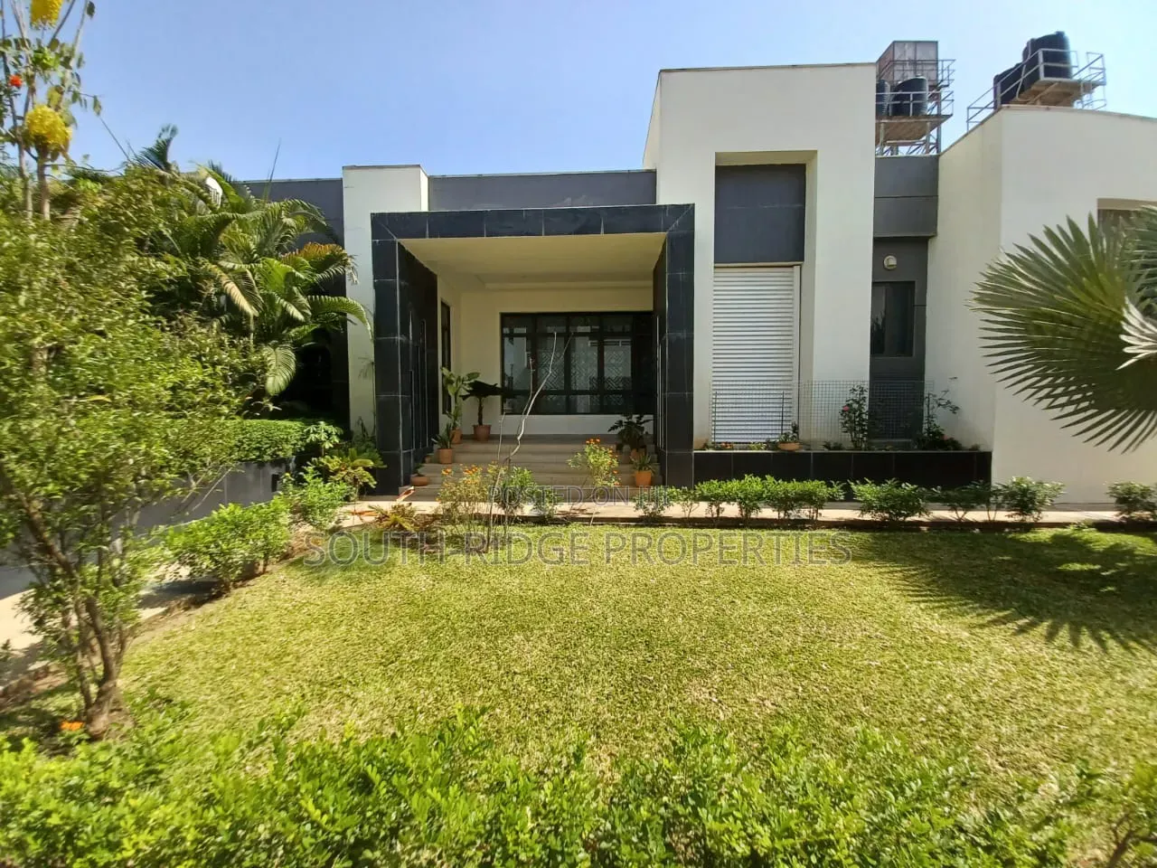Furnished 8bdrm Duplex in Guzape District for sale