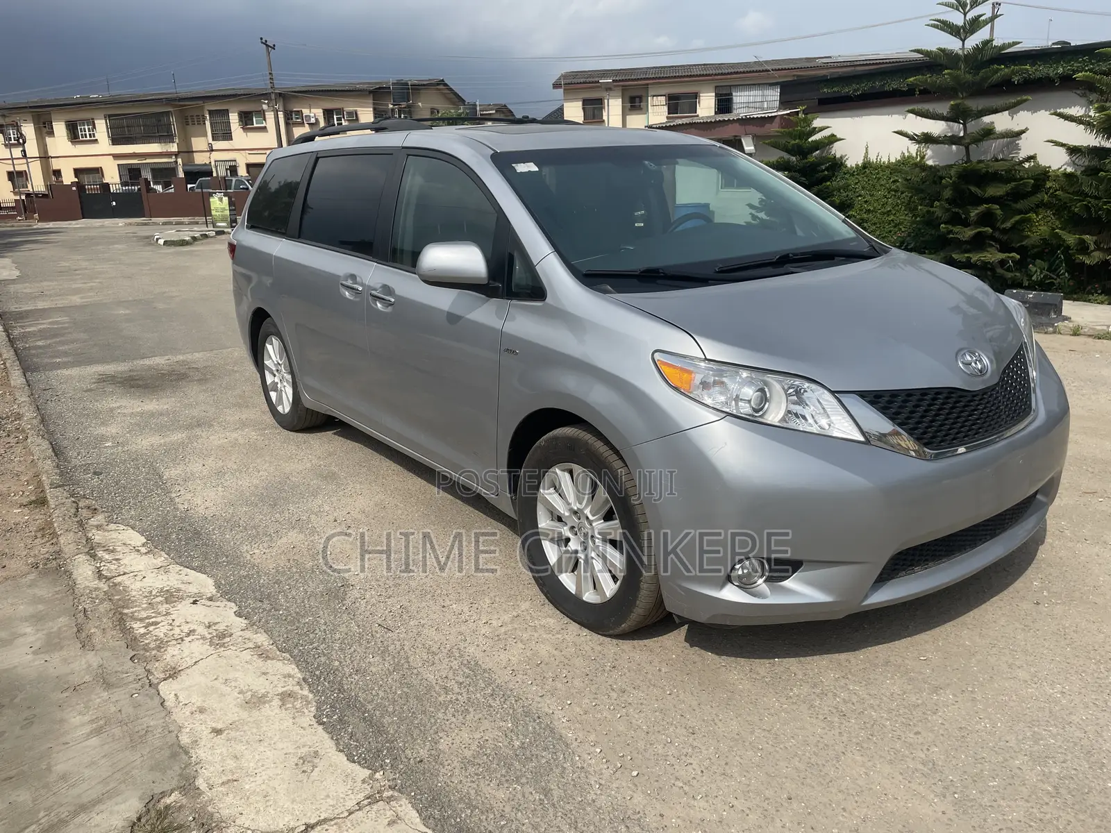 Toyota Sienna XLE 8 Passenger (3.5L 6cyl 8A) 2017 Silver