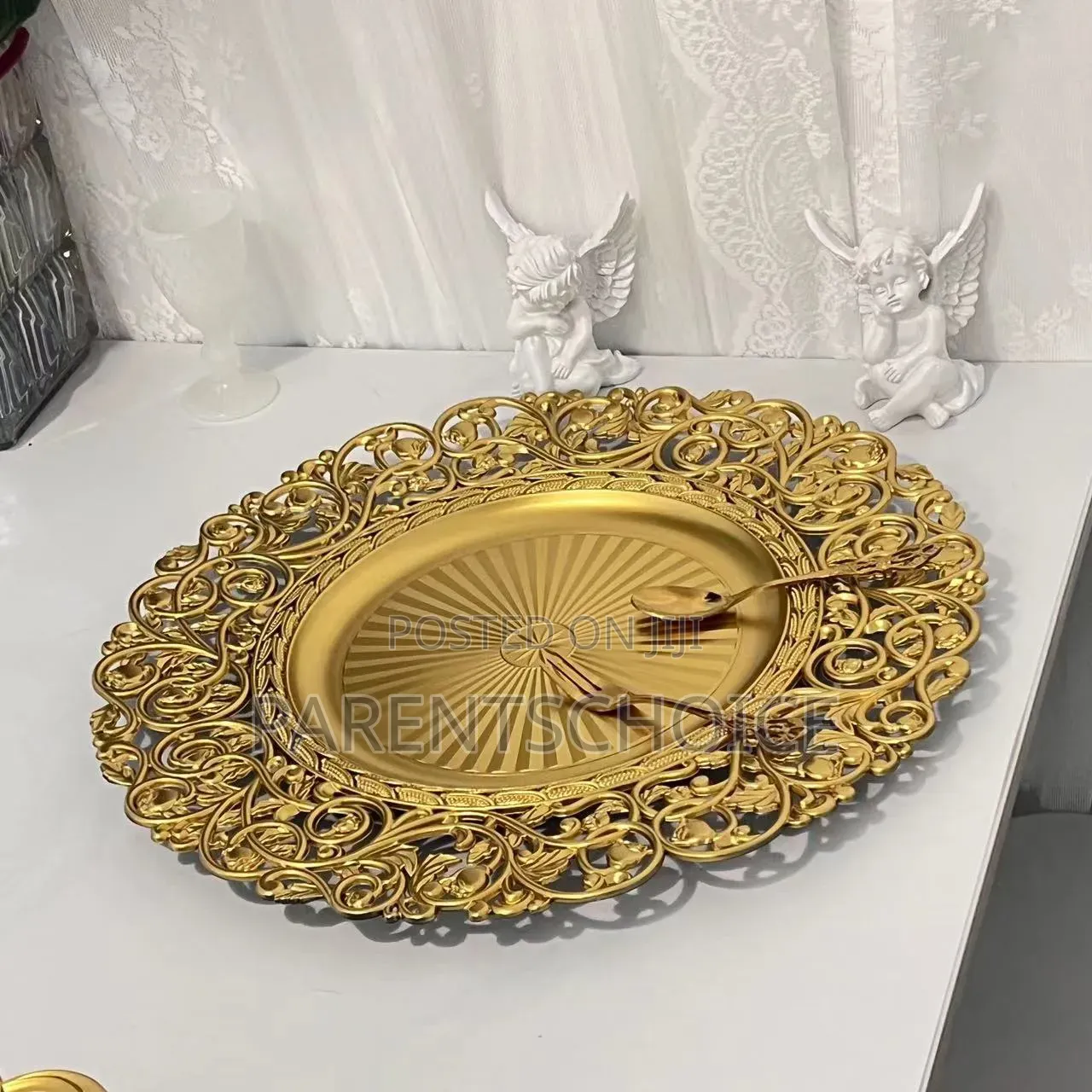 Painted Plastic Charger Plate - 50pcs (Gold / Silver)