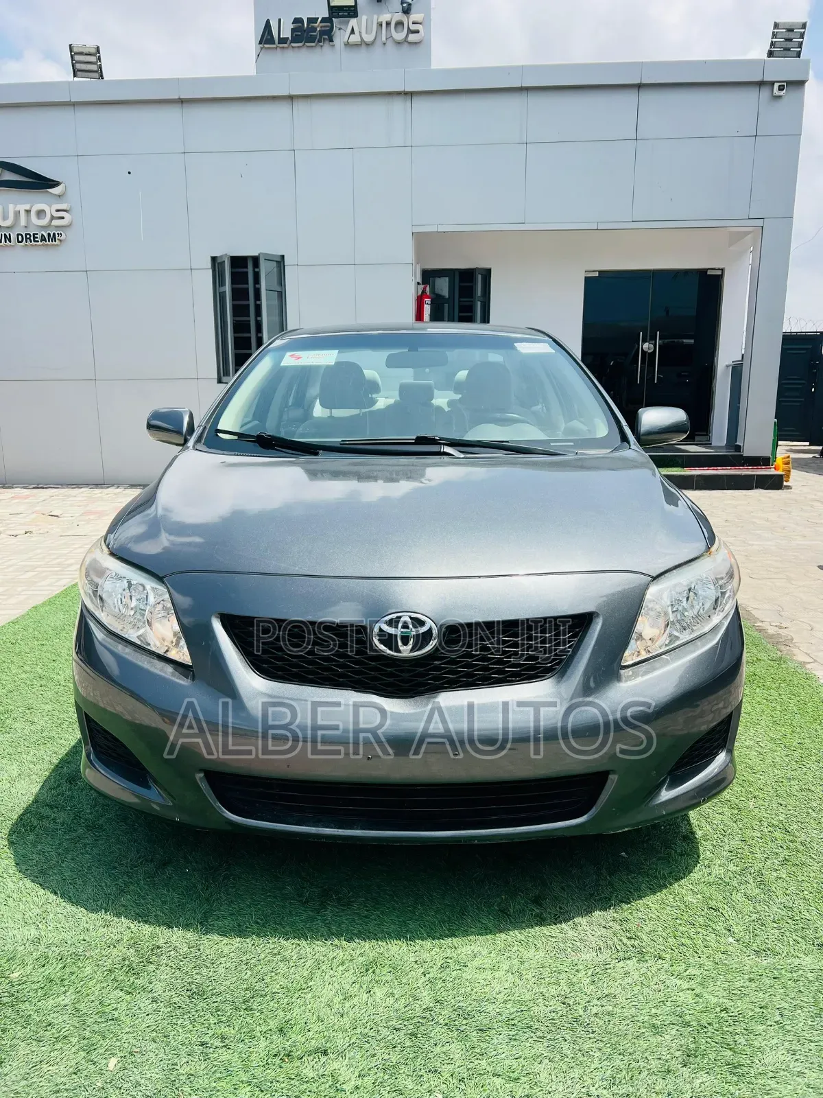 Toyota Corolla LE 4dr Sedan (1.8L 4cyl 4A) 2011 Gray