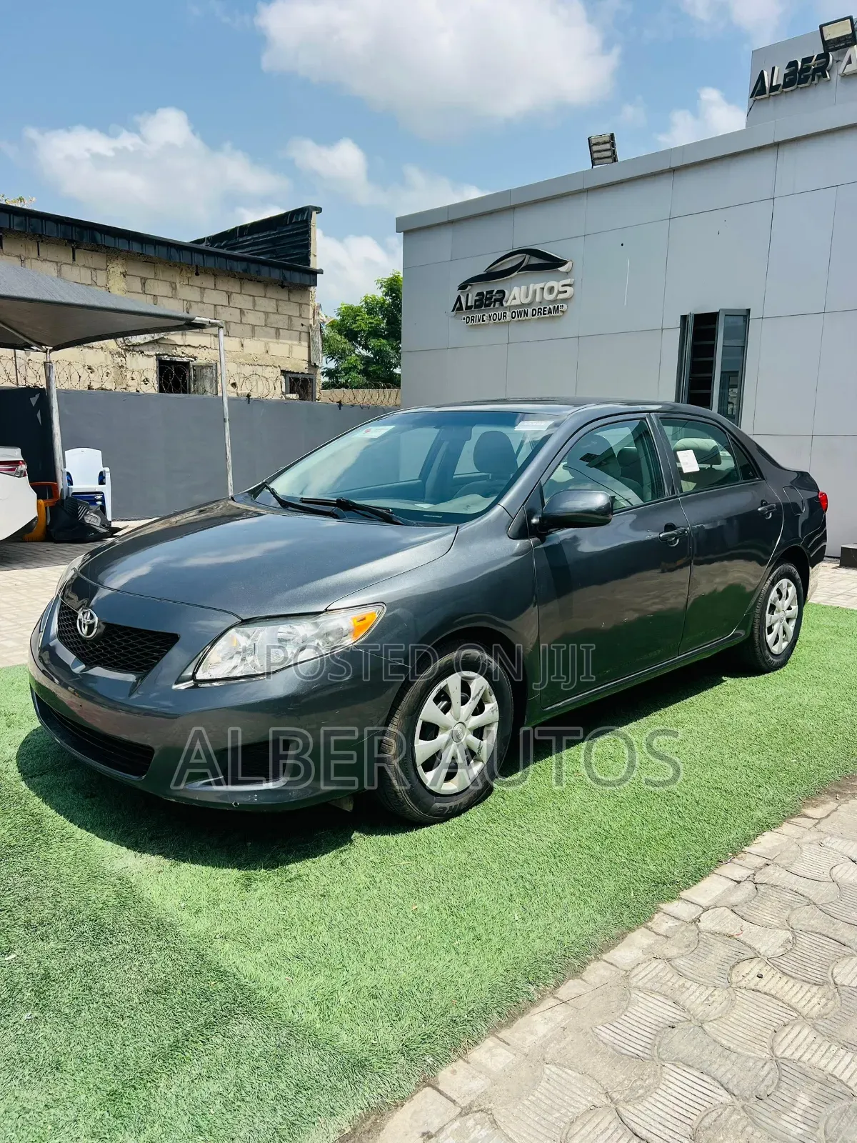 Toyota Corolla LE 4dr Sedan (1.8L 4cyl 4A) 2011 Gray