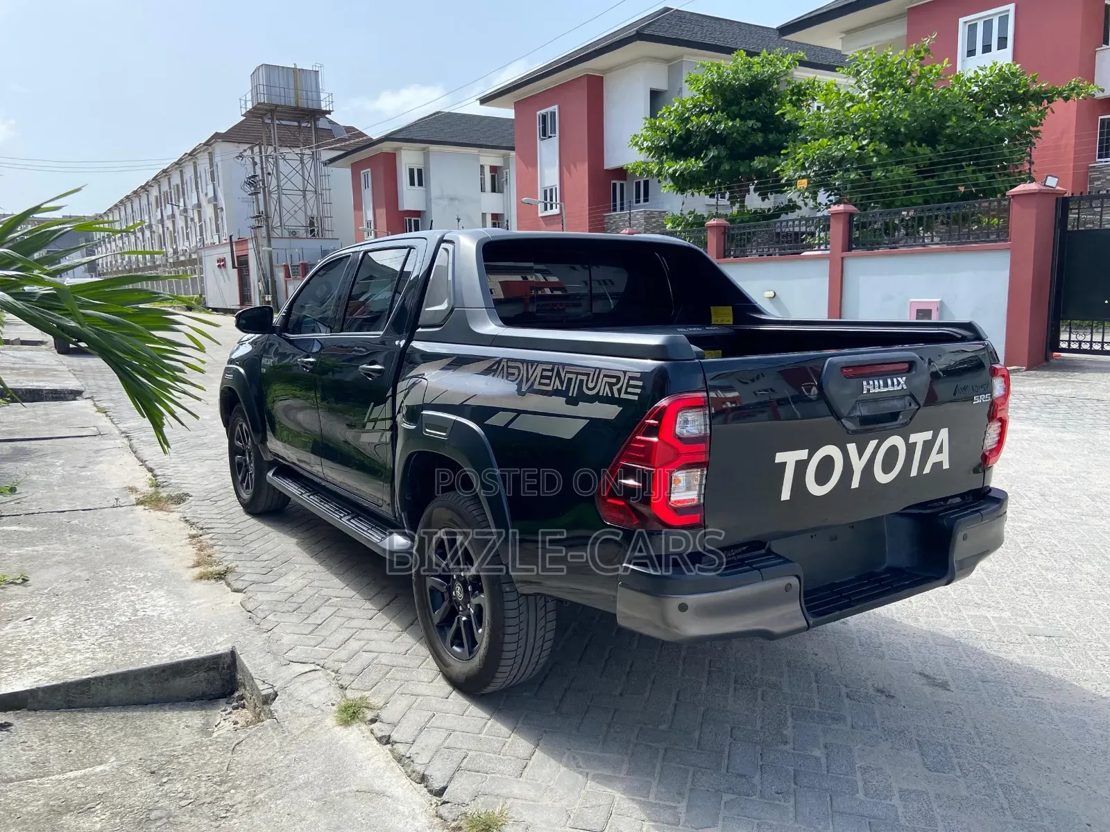 Toyota Hilux 2022 Black