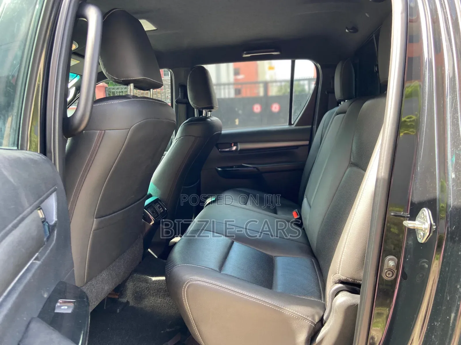 Toyota Hilux 2022 Black
