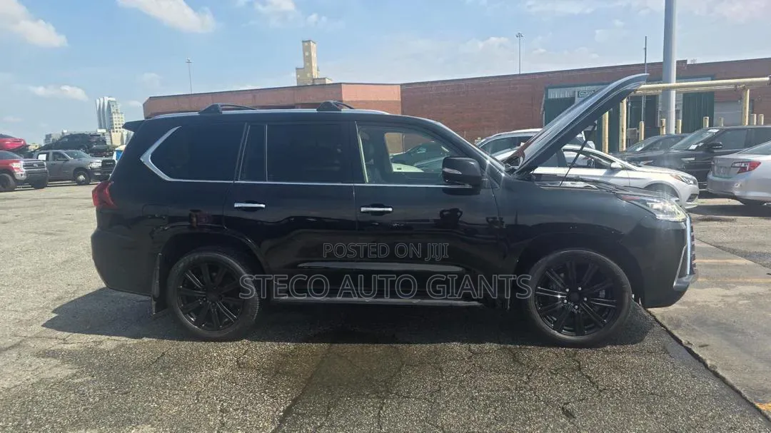 Lexus LX 570 AWD 2017 Black