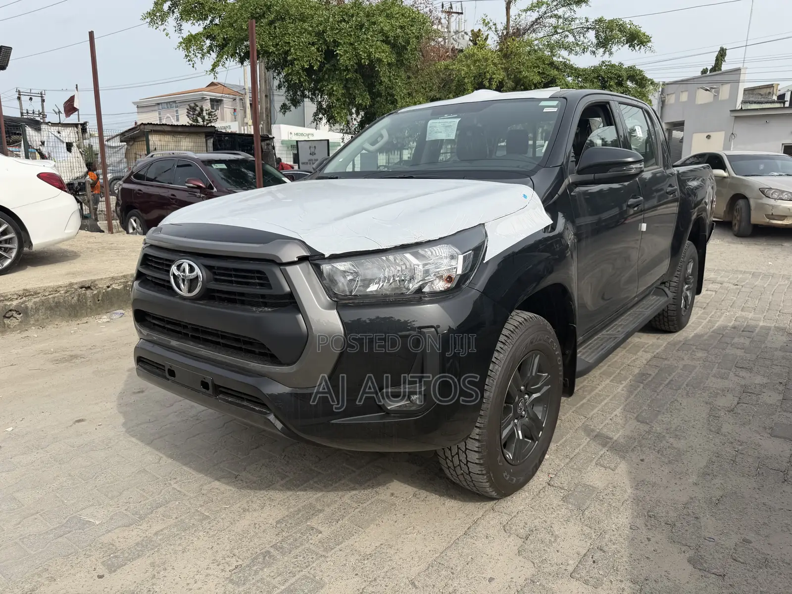 New Toyota Hilux 2025 Black