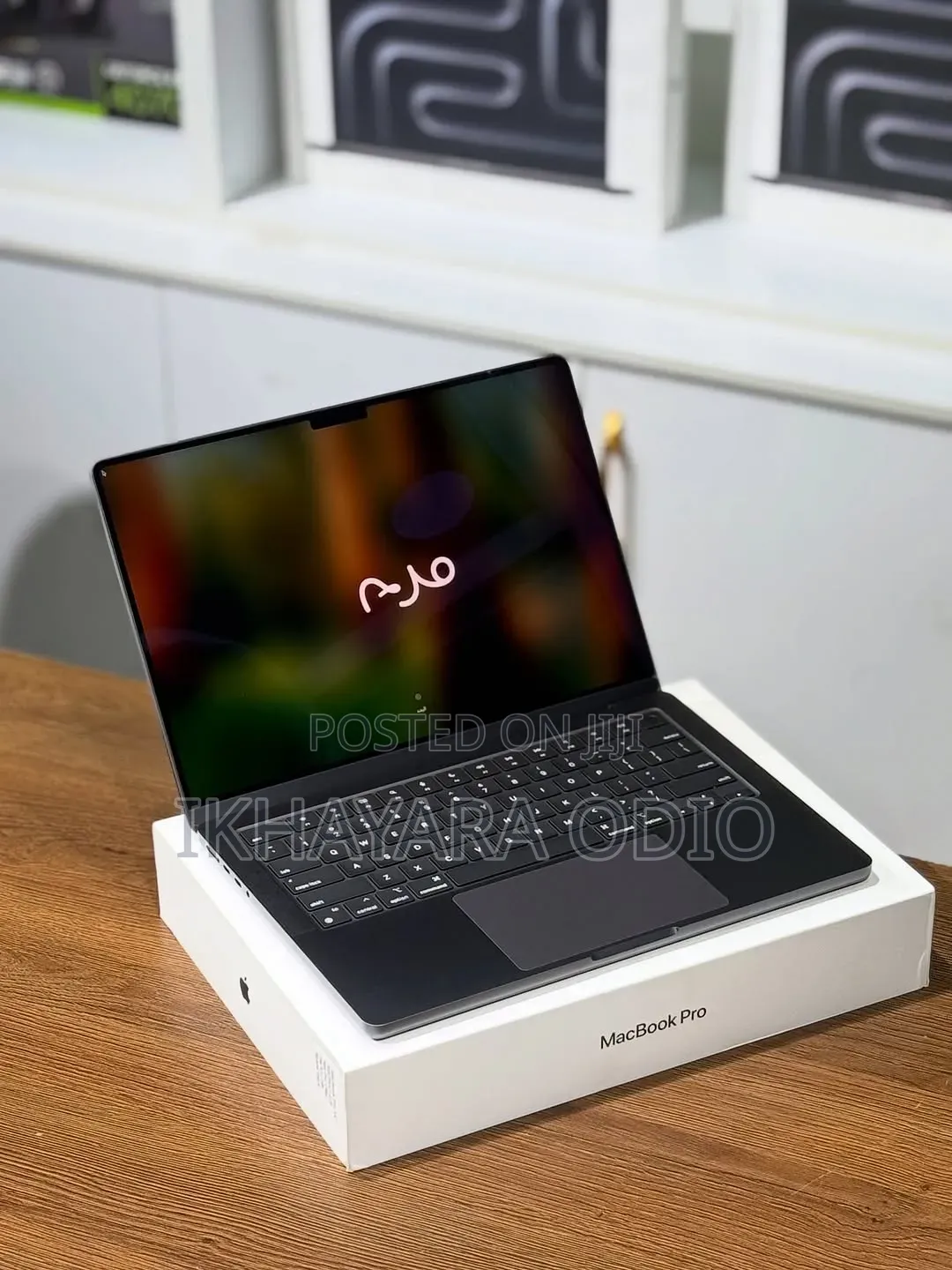 New Laptop Apple MacBook Pro 2025 M5 14-inch 16GB Apple M5 Pro SSD 1T
