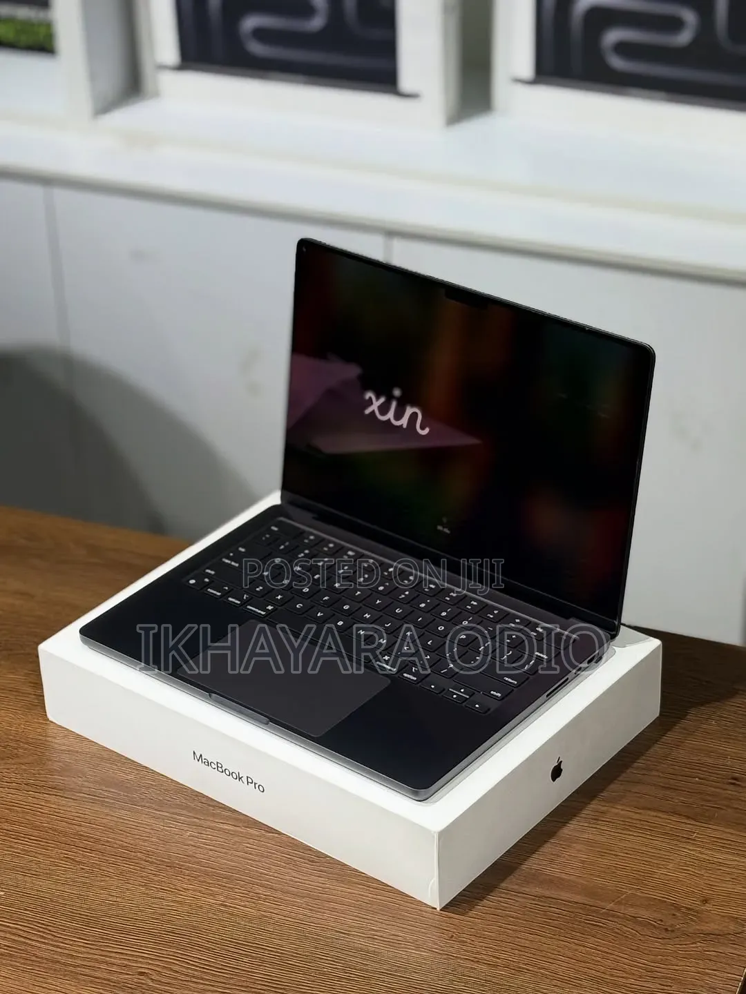 New Laptop Apple MacBook Pro 2025 M5 14-inch 16GB Apple M5 Pro SSD 1T